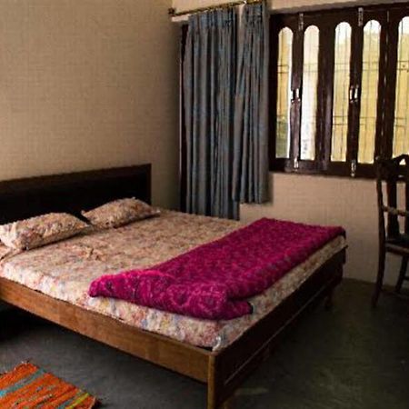 Ishan Paying Guest House Варанаси Екстериор снимка