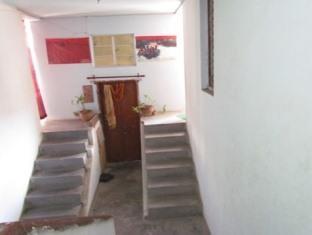 Ishan Paying Guest House Варанаси Екстериор снимка