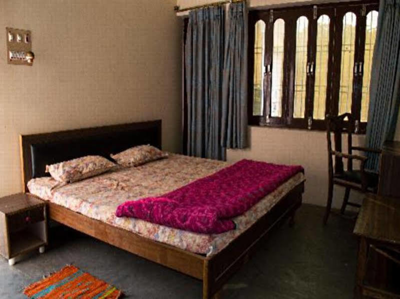 Ishan Paying Guest House Варанаси Екстериор снимка